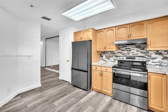 Building Photo - 3405 Emerald Oaks Dr
