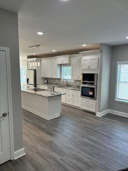 Building Photo - 222 Taylor Cir