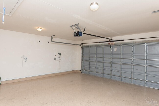 Building Photo - 8770 Kennedy Dr