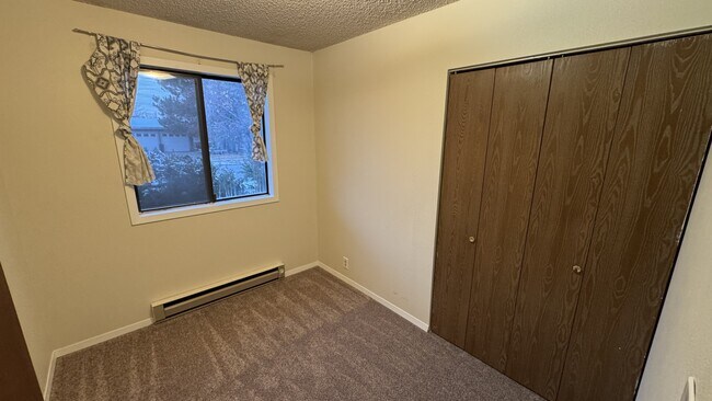 Building Photo - 110 N Yellowstone Ave