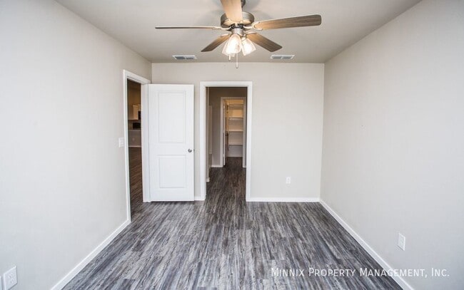 Building Photo - 1924 Langford Ave