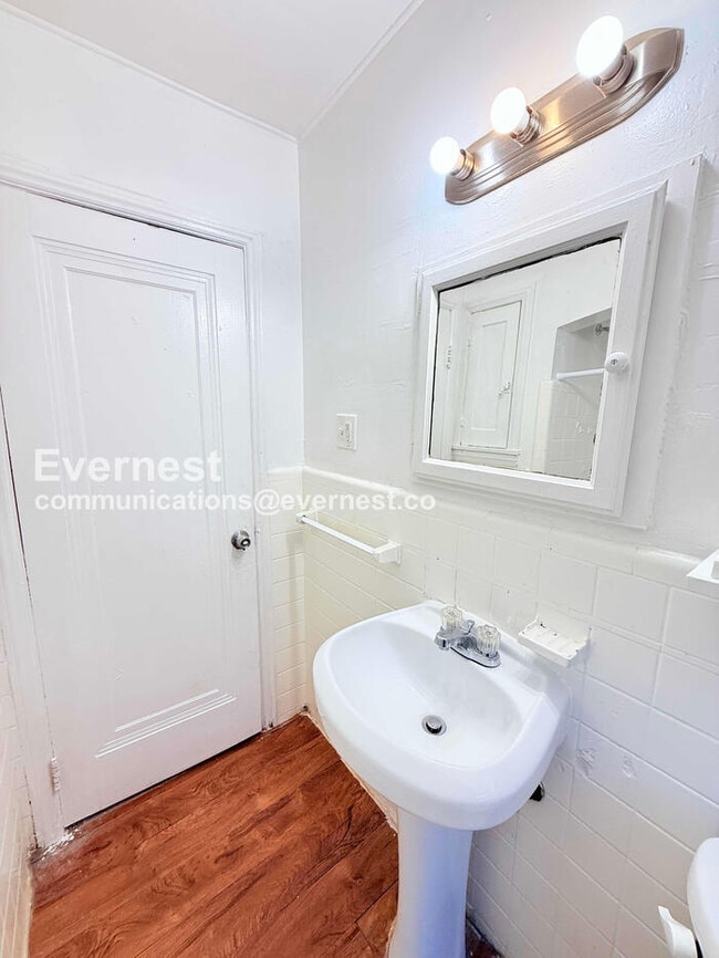 Building Photo - 10747 Roxbury St