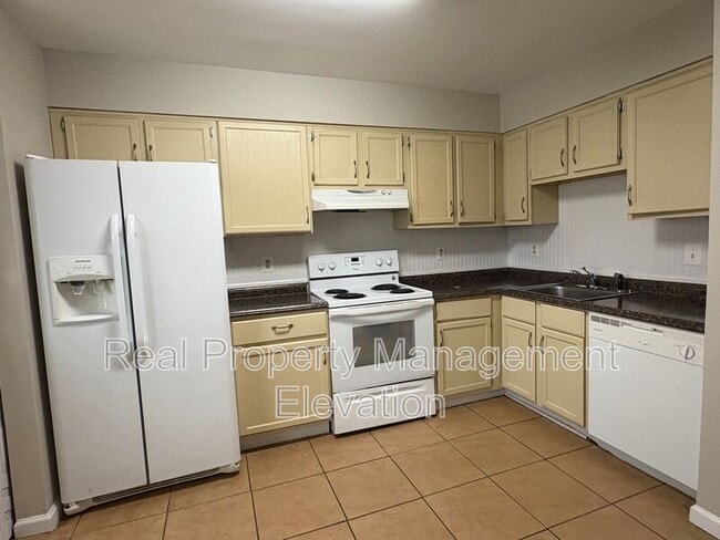 Building Photo - 213 Kimberly Way