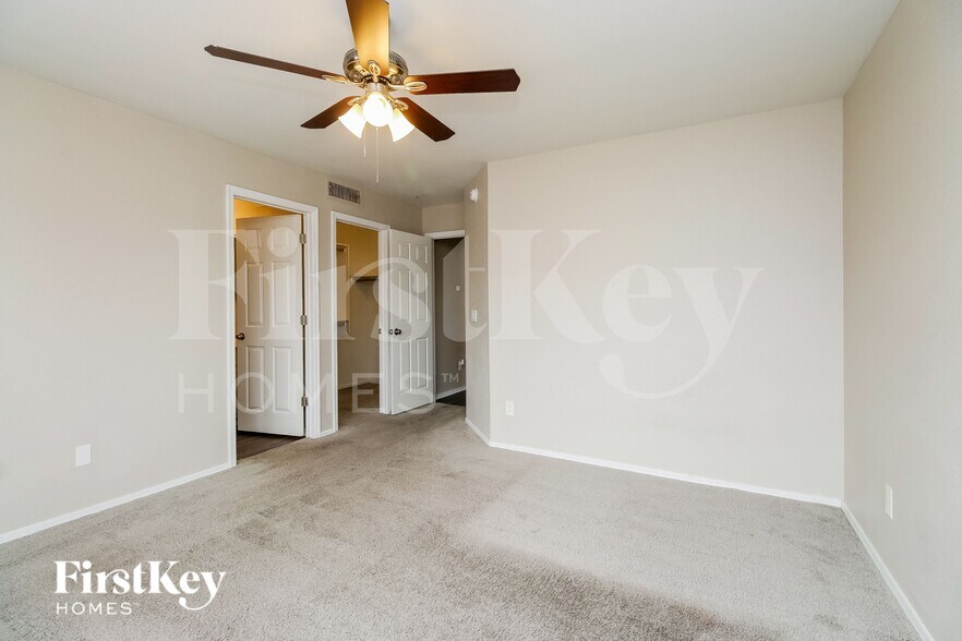 Building Photo - 4323 Aspen Ave
