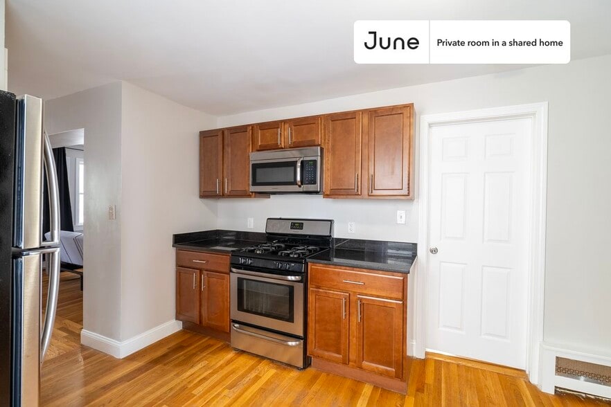 Building Photo - Room in Shared 5 bed/1.5 bath home