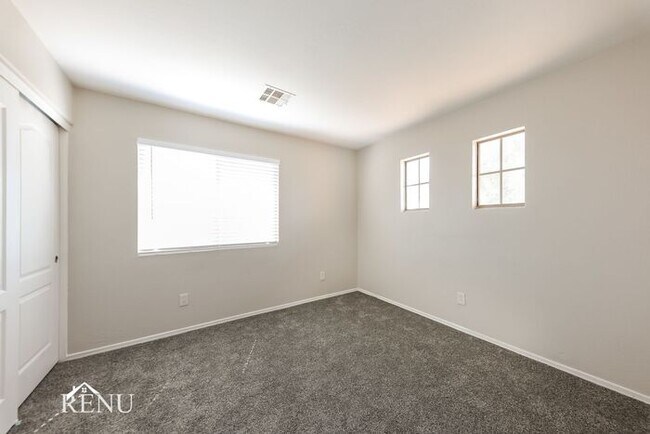 Building Photo - 16219 N 153rd Ave