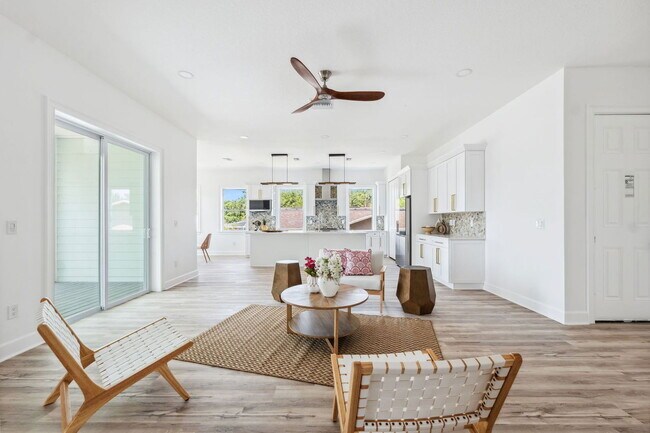 Building Photo - 8622 Inwood Dr