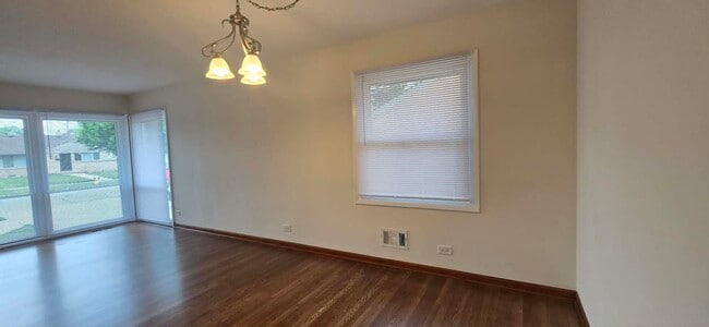 Building Photo - 8607 N Osceola Ave
