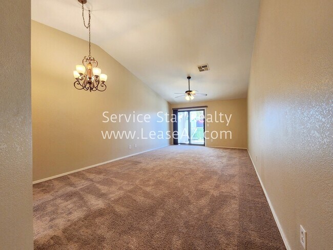 Building Photo - 3510 E Hampton Ave
