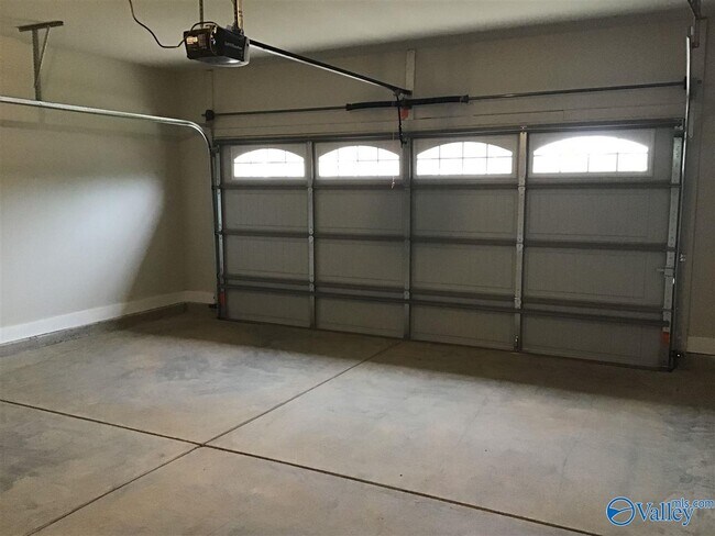 Building Photo - 700 Rivulet Dr SW