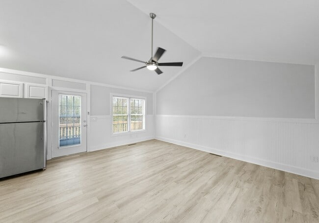 Building Photo - 114 Wayne Ave