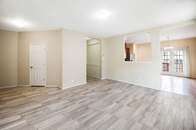 Building Photo - 3 Bedroom/2 Bath Alamo Ranch Subdivision