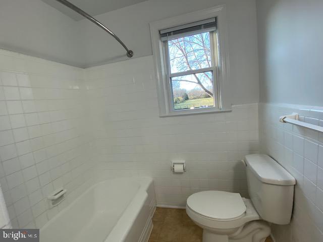 Building Photo - 17 Summerville Rd