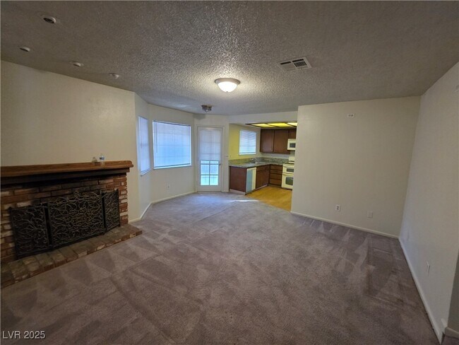 Building Photo - 321 S Bent Creek Dr