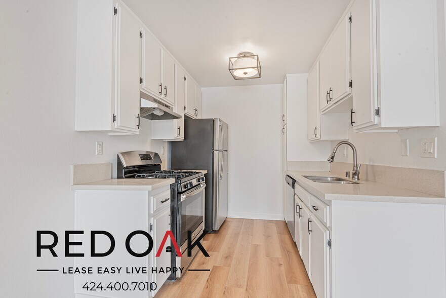 Building Photo - 11817 Victory Blvd