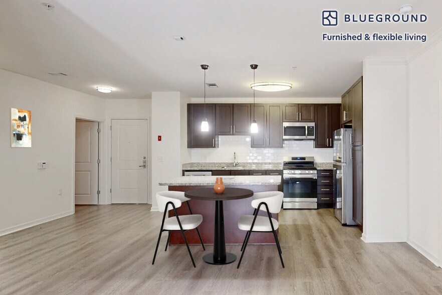 Building Photo - 80 North Centre Ave-SI FL3-ID2419A