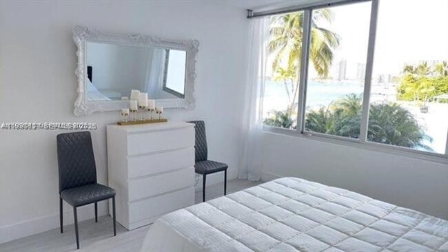 Building Photo - 1000 West Ave