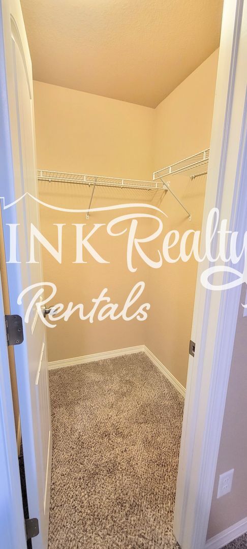 Building Photo - 9527 Desert Lily Cir