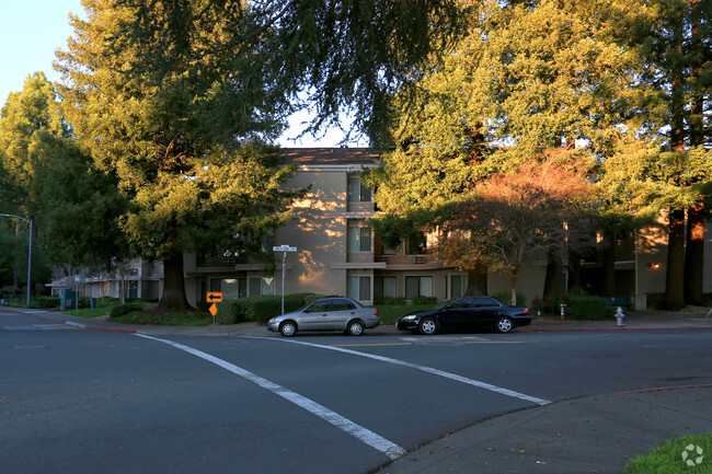 Building Photo - Napa Creek Manor