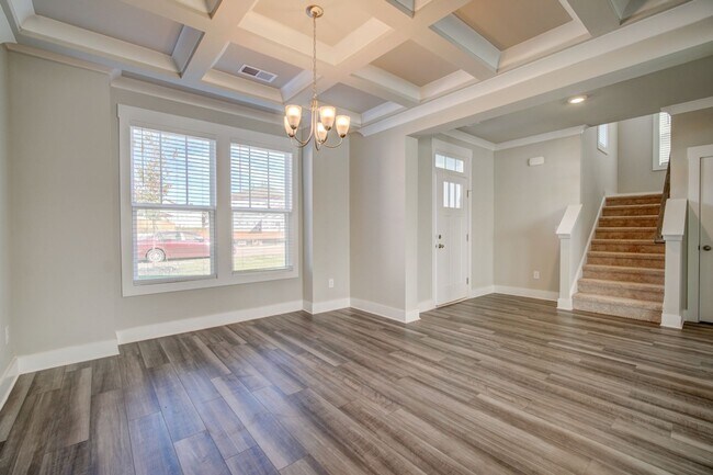 Building Photo - Gorgeous 4 BR, 3BA, Home with Loft, and 2 ...