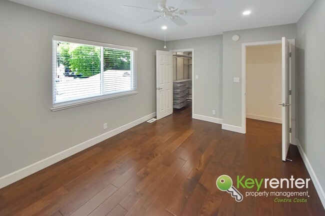 Building Photo - Beautifully Updated 2 Bedroom Condo in Desirable West Pleasanton Foothills