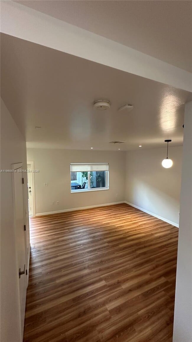 Building Photo - 3063 Center St