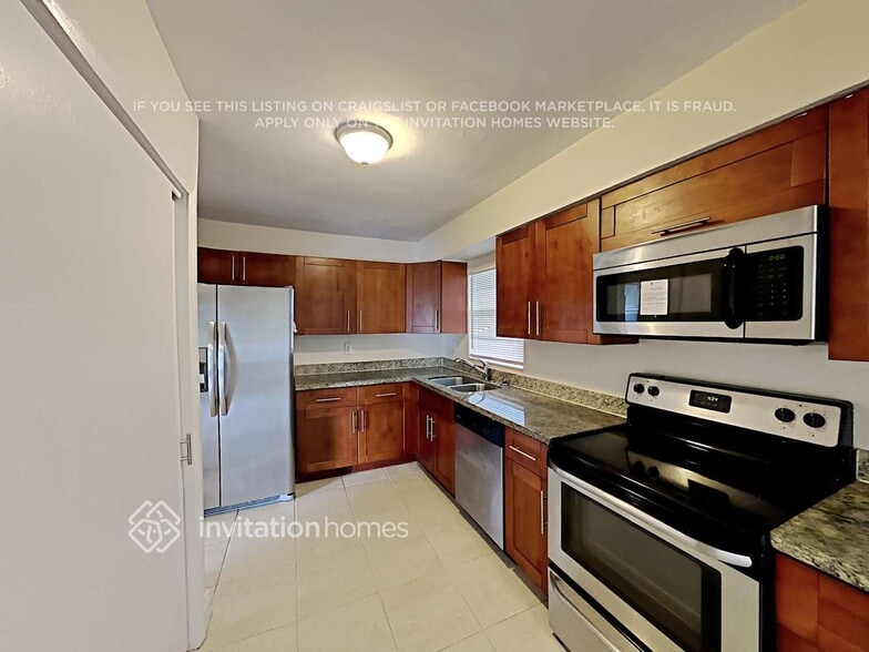 Building Photo - 6750 SW 25th St