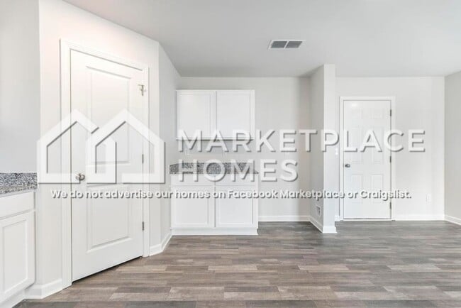 Building Photo - 198 Price Ml Trl