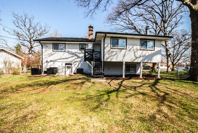 Building Photo - 1034 Forest Ln
