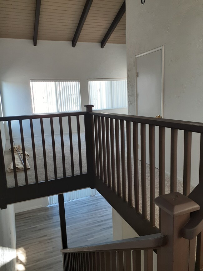 Building Photo - 289 Melrose Dr