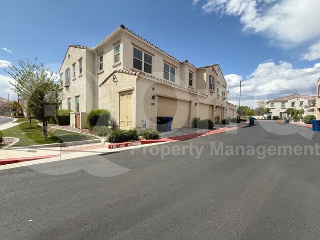 Building Photo - 4077 S Sabrina Dr