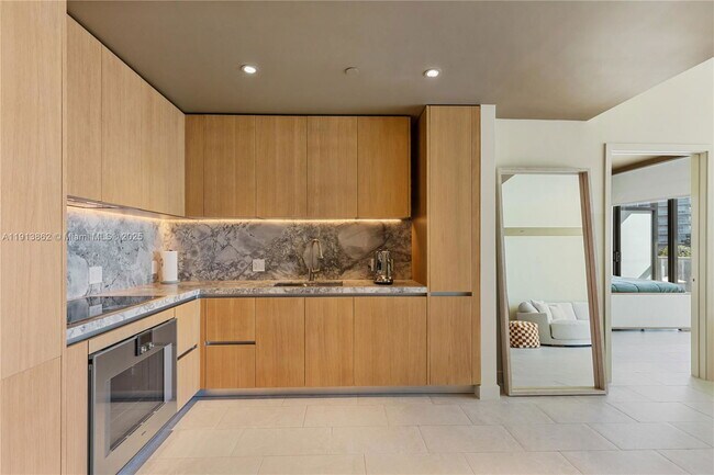 Building Photo - 500 Alton Rd