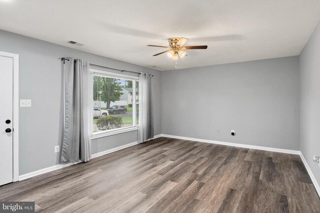Building Photo - 9700 Cedarhollow Ln