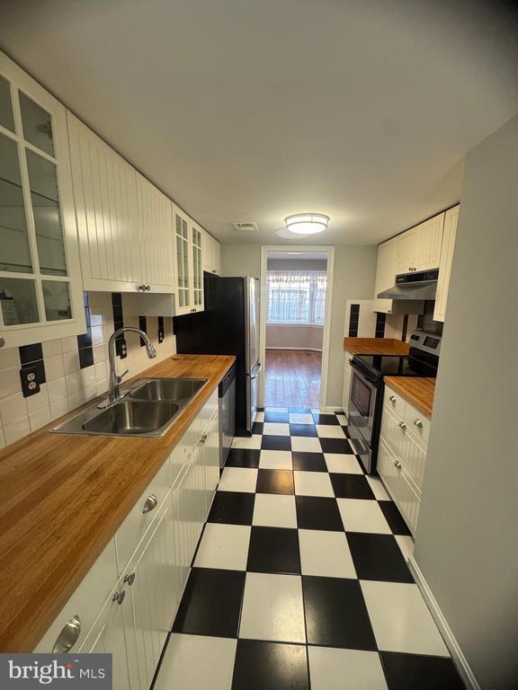 Building Photo - 2908 Seminole Rd