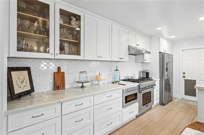 Building Photo - 950 Marvista Ave