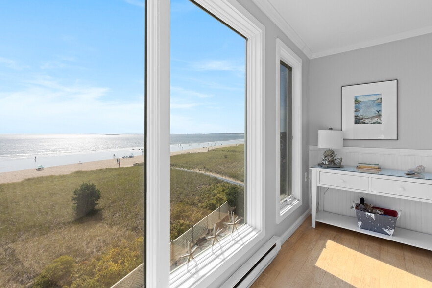 Building Photo - 1 Seacliff Ave