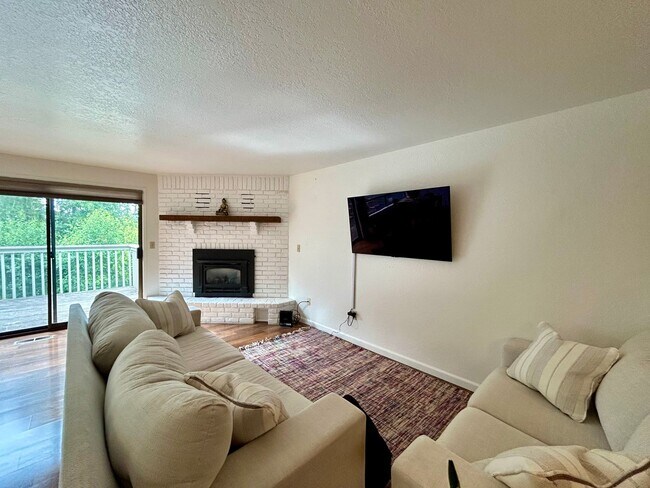 Building Photo - 3500 Ridgemont Way