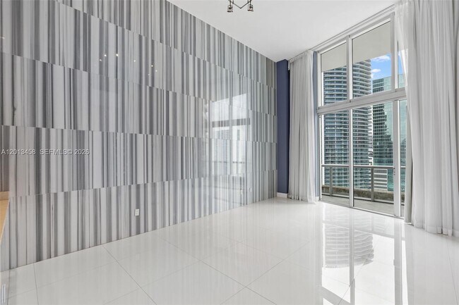 Building Photo - 475 Brickell Ave