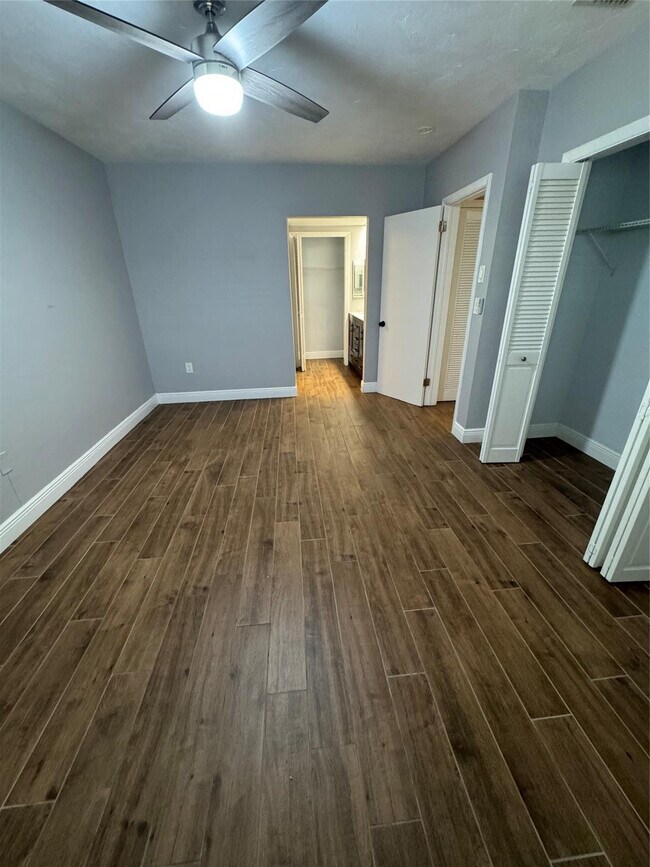 Building Photo - 315 SE 23rd Ave