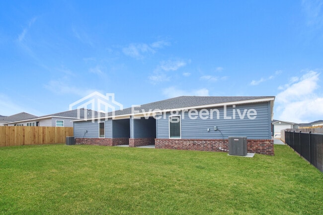 Building Photo - 6602 NW Kathleen St