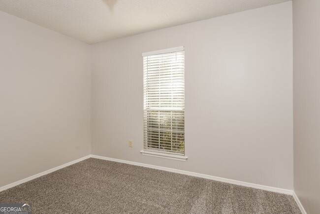 Building Photo - 4034 Sharon Woods Dr