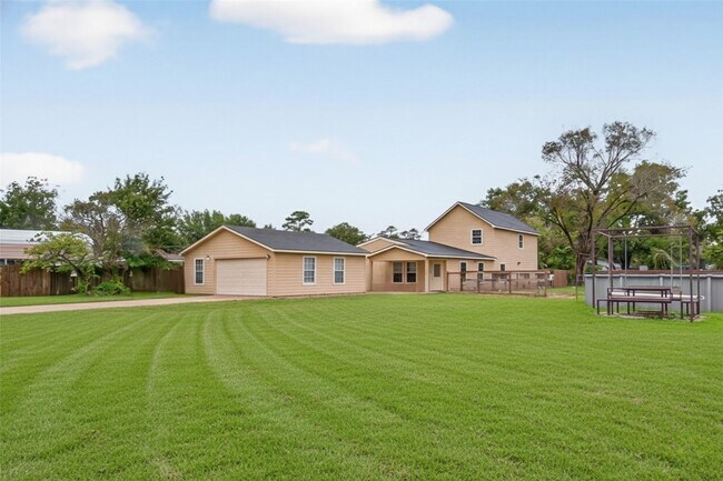 Building Photo - 15423 S Brentwood St