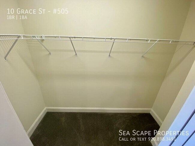 Building Photo - 10 Grace St