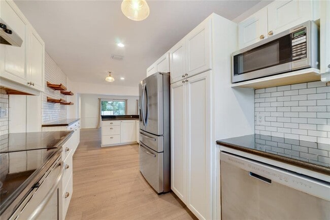 Building Photo - 159 Burks Cir