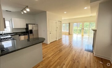 Building Photo - 2 bedroom in Chicago IL 60642