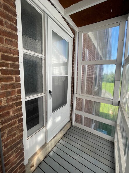 Front Entrance - 520 Main St