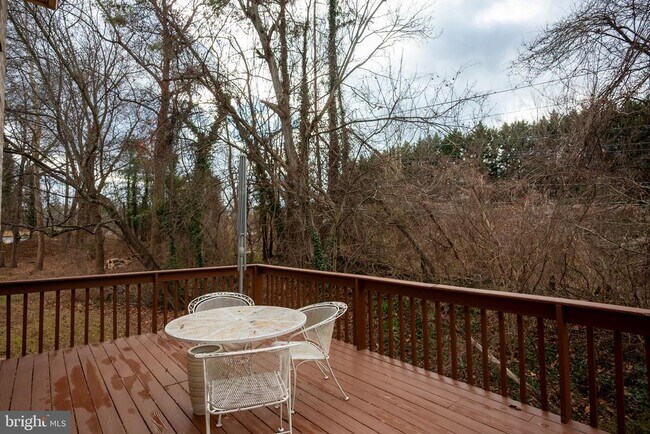 Building Photo - 9700 Grenadier Ct