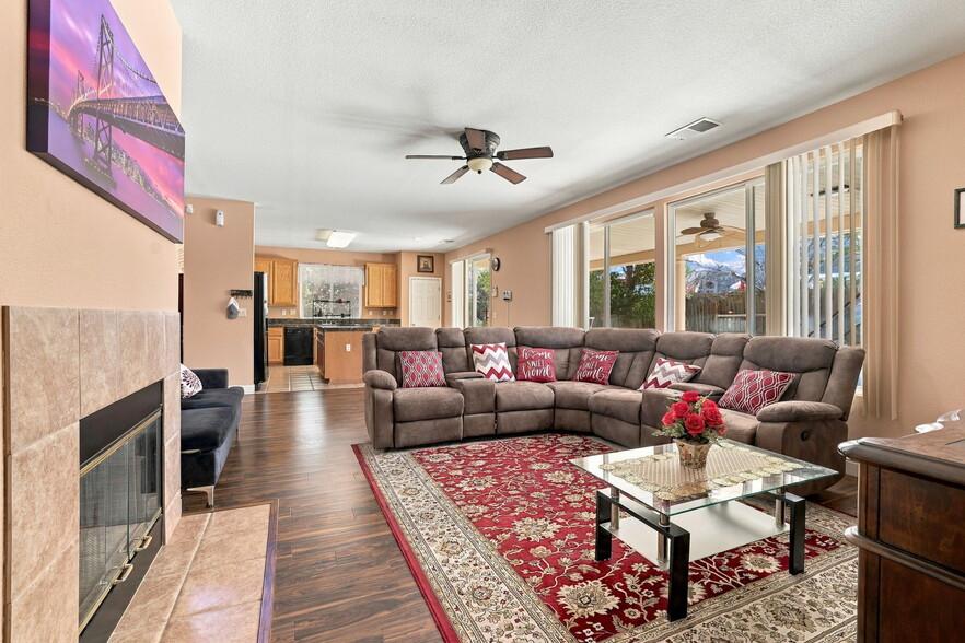Building Photo - 204 Millbrook Dr