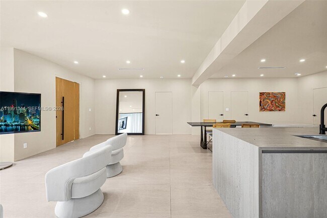 Building Photo - 4721 NW 6th Ave