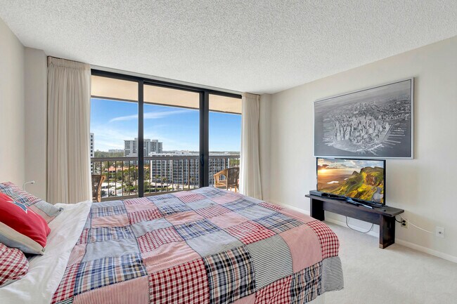Building Photo - 4740 S Ocean Blvd